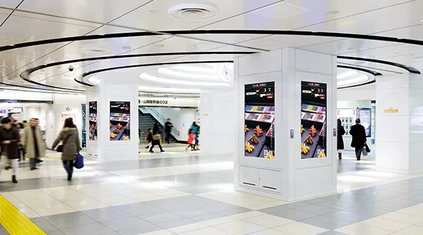 東京駅一番街デジタルサイネージ